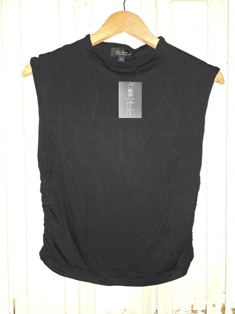 Women's Black Sleeveless Crewneck Shirt